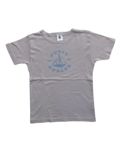 A Grey Short Sleeve T Shirts from Petit Bateau in size 6T for neutral. (Front View)