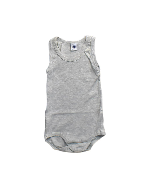 A Grey Sleeveless Bodysuits from Petit Bateau in size 4T for neutral. (Front View)