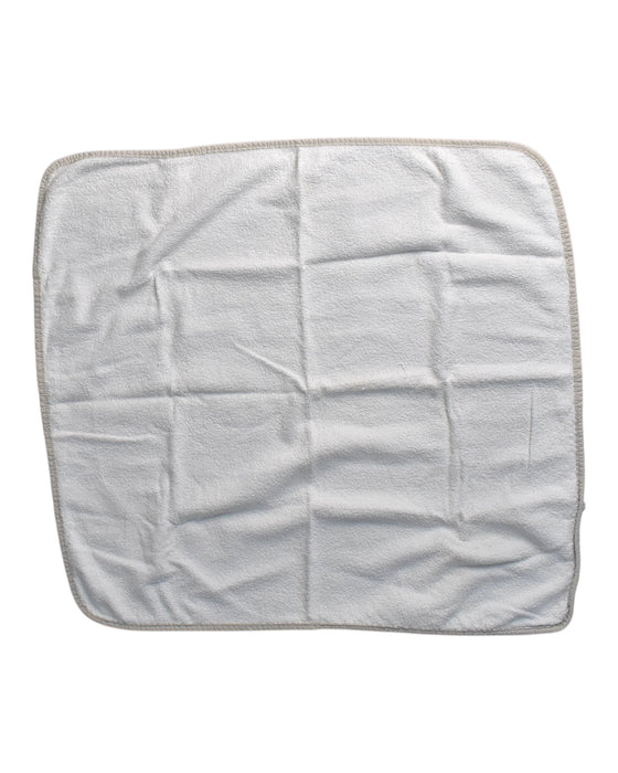 A White Blankets from Mothercare in size O/S for neutral. (Back View)