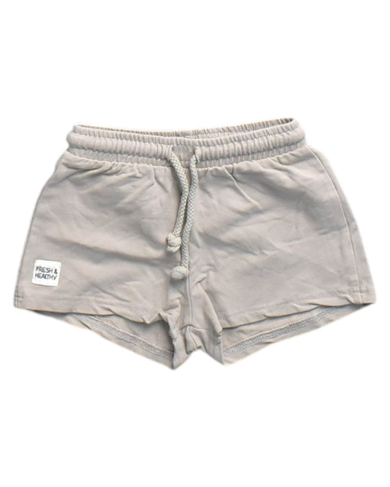 A Beige Shorts from Minene in size 3T for neutral. (Front View)