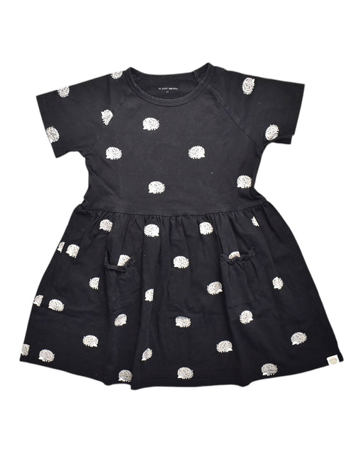 A Black Short Sleeve Dresses from Le Petit Society in size 6T for girl. (Front View)
