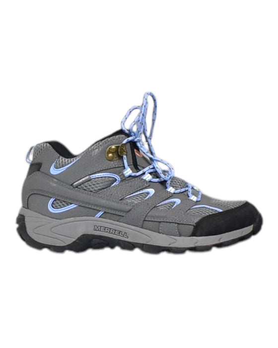 A Grey Sneakers from Merrell in size 11Y for boy. (Front View)