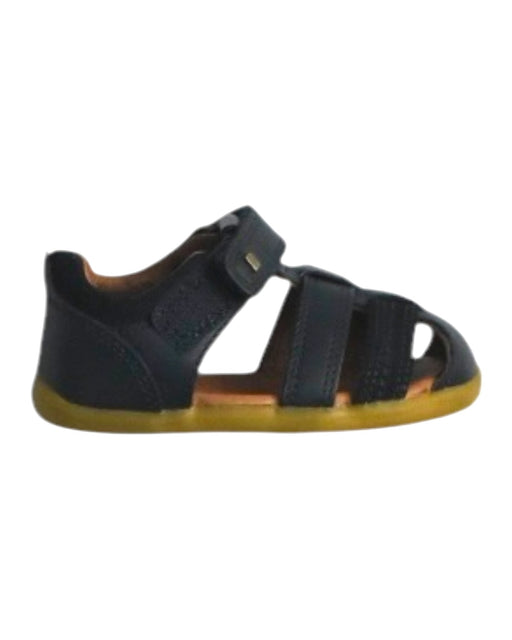 A Black Sandals from Bobux in size 12-18M for neutral. (Front View)