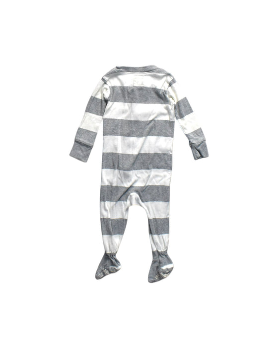 A Grey Onesies from Burt's Bees Baby in size 6-12M for neutral. (Back View)
