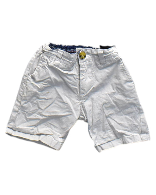 A White Shorts from Junior by David Jones in size 3T for boy. (Front View)