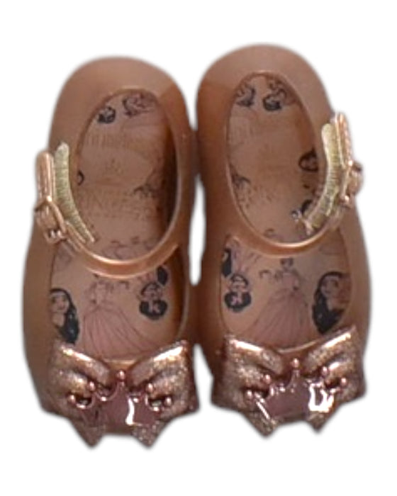 A Gold Flats from Mini Melissa Disney in size 12-18M for girl. (Back View)