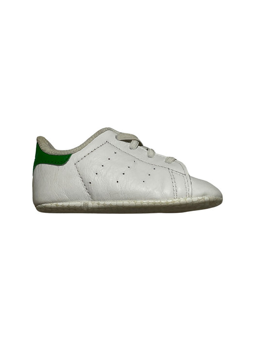 A White Sneakers from Adidas in size 12-18M for neutral. (Front View)