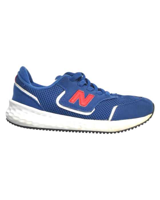 A Blue Sneakers from New Balance in size 6T for boy. (Front View)
