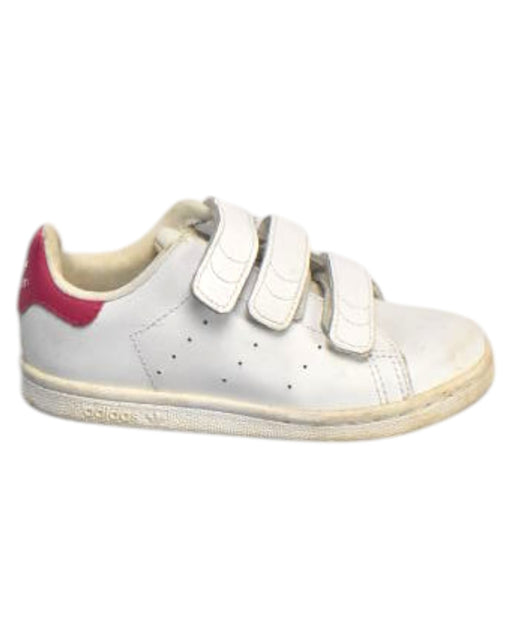 A White Sneakers from Adidas in size 4T for boy. (Front View)