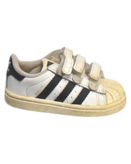 A White Sneakers from Adidas in size 12-18M for neutral. (Front View)