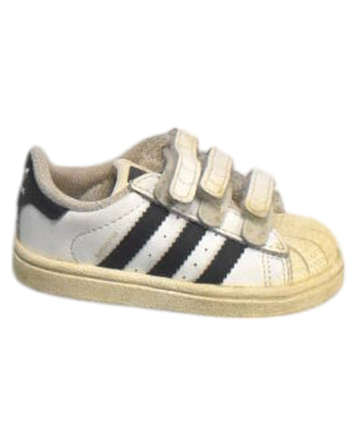 A White Sneakers from Adidas in size 12-18M for neutral. (Front View)