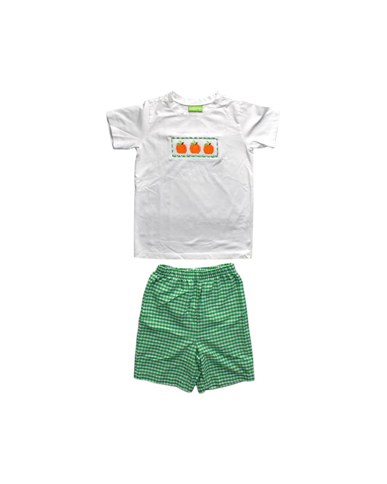 A White Shorts Sets from Classic Whimsy in size 6T for neutral. (Front View)