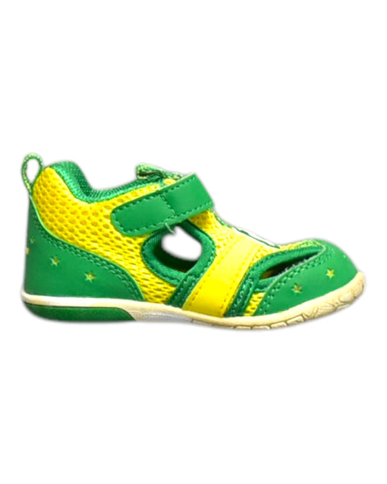 A Green Sneakers from Dr. Kong in size 12-18M for neutral. (Front View)