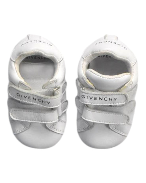 A White Sneakers from Givenchy in size 12-18M for boy. (Back View)