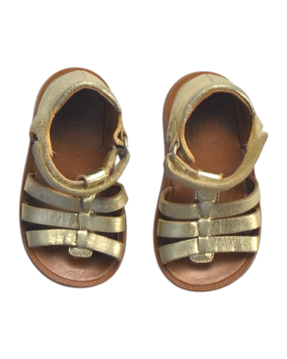A Gold Sandals from Pom d’Api in size 12-18M for girl. (Back View)