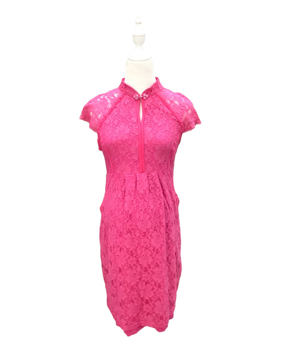 A Pink Short Sleeve Dresses from Spring in size Maternity-M for maternity. (Back View)