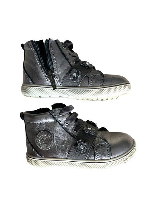 A Silver Sneakers from Primigi in size 12-18M for girl. (Back View)