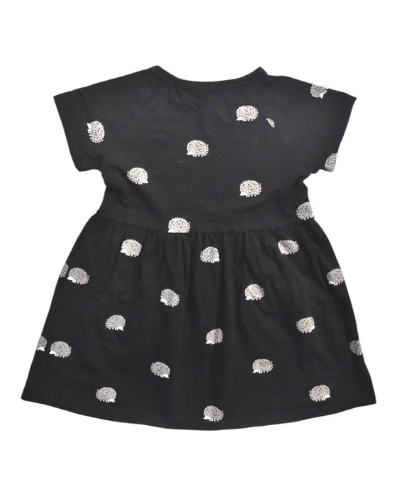 A Black Short Sleeve Dresses from Le Petit Society in size 3T for girl. (Back View)