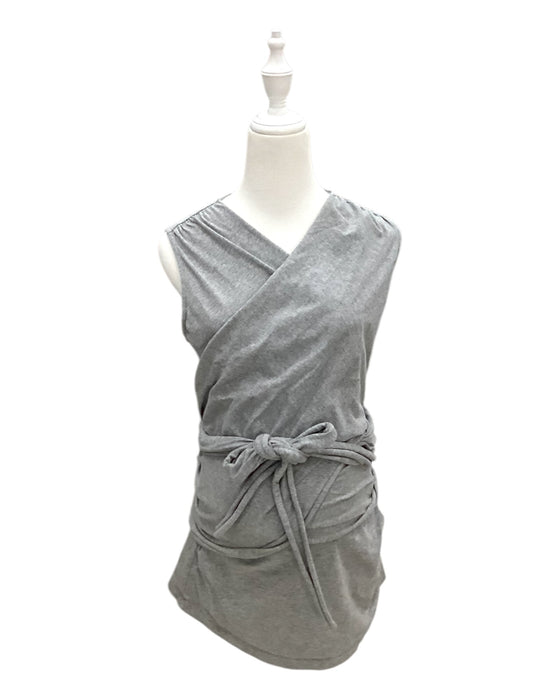 A Grey Sleeveless Rompers from Seraphine in size Maternity-M for maternity. (Back View)