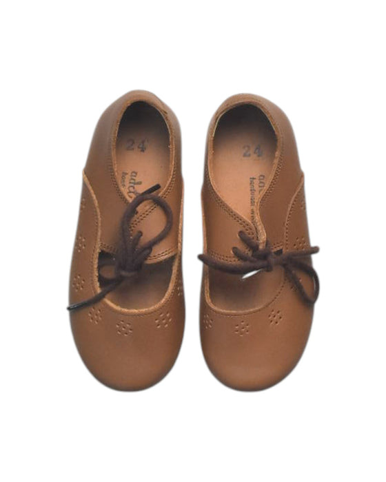 A Brown Flats from Adelisa & Co in size 3T for girl. (Back View)