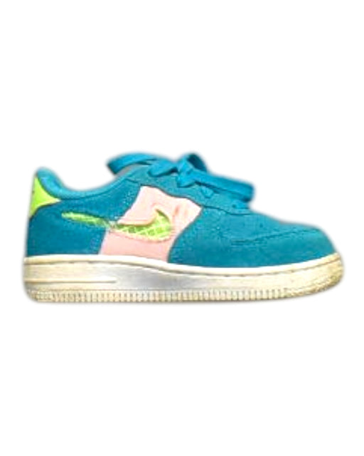 A Multicolour Sneakers from Nike in size 3T for girl. (Front View)