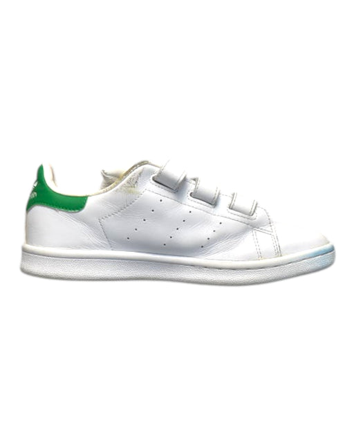 A White Sneakers from Adidas in size 7Y for neutral. (Front View)