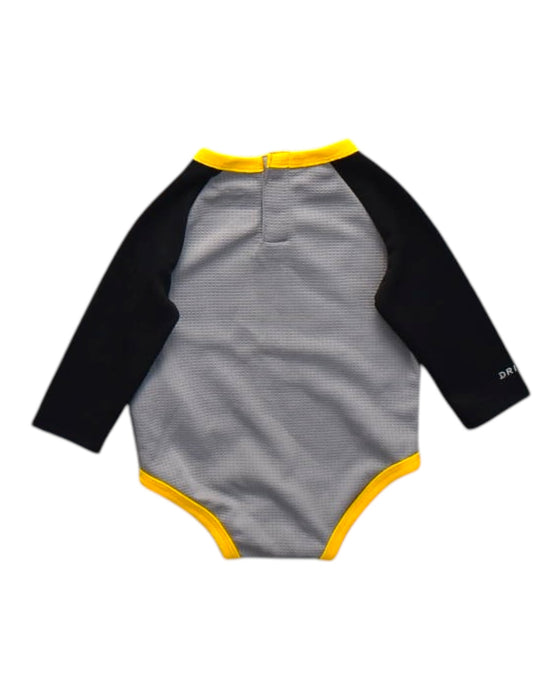 A Multicolour Long Sleeve Bodysuits from Nike in size 3-6M for neutral. (Back View)