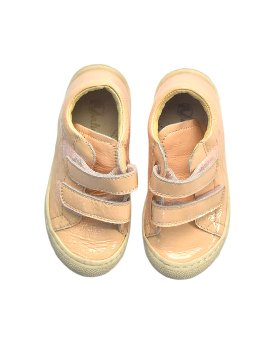 A Peach Booties from Naturino in size 3T for girl. (Back View)