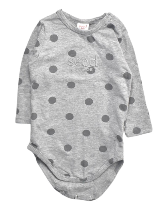 A Grey Long Sleeve Bodysuits from Seed in size 3-6M for neutral. (Front View)