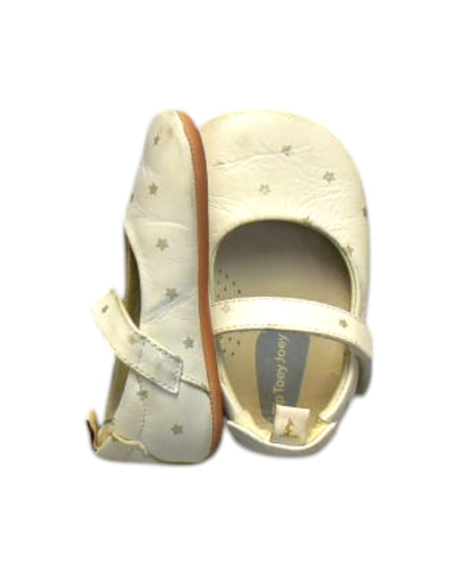 A White Flats from Tip Toey Joey in size 12-18M for neutral. (Front View)