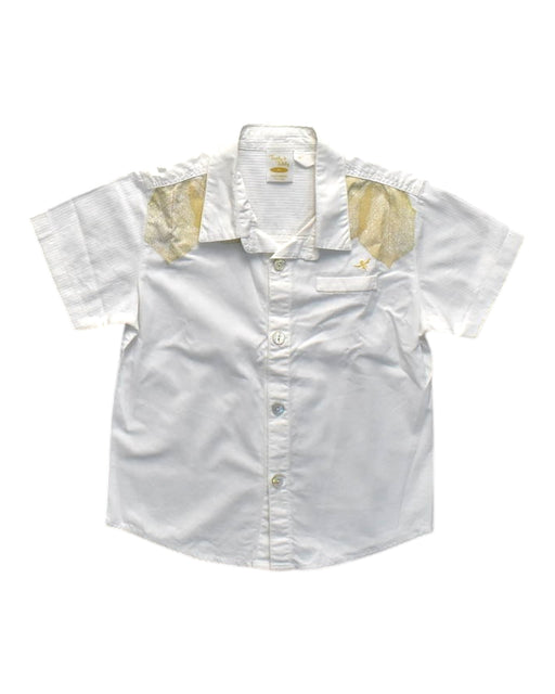 A White Short Sleeve Shirts from Trudy & Teddy in size 4T for boy. (Front View)