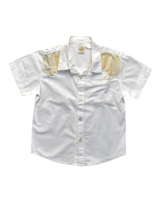 A White Short Sleeve Shirts from Trudy & Teddy in size 4T for boy. (Front View)