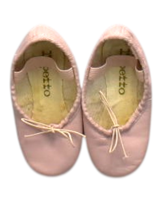 A Pink Flats from Repetto in size 3T for girl. (Back View)