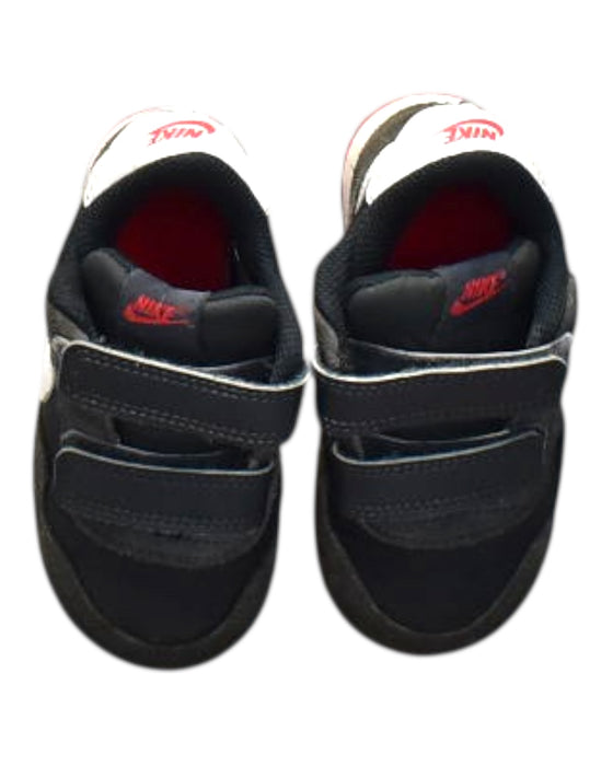 A Black Sneakers from Nike in size 18-24M for neutral. (Back View)