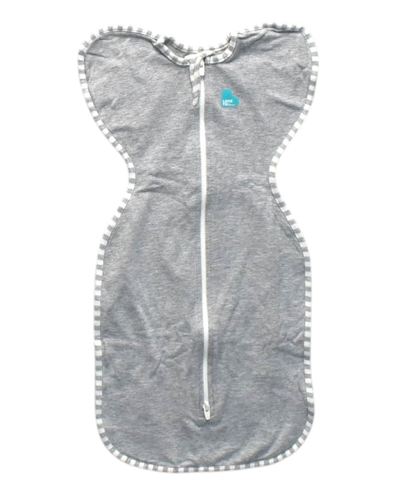 A Grey Swaddles from Love To Dream in size Newborn for neutral. (Front View)