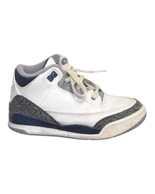 A White Sneakers from Nike in size 5T for neutral. (Front View)