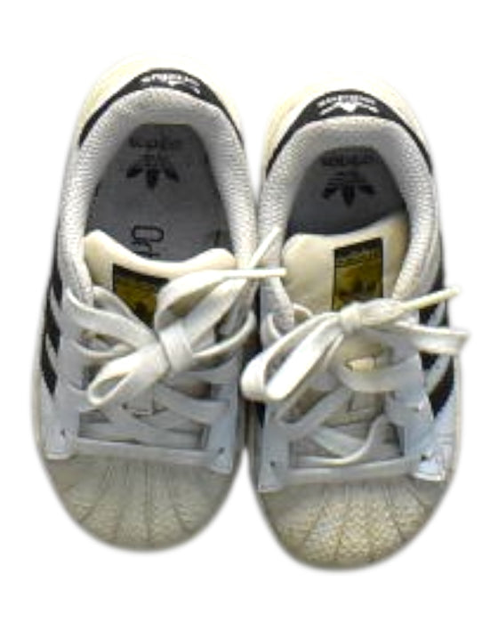 A White Sneakers from Adidas in size 18-24M for neutral. (Back View)