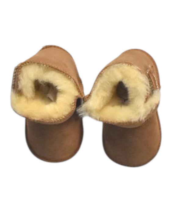 A Brown Booties from UGG in size 6-12M for neutral. (Back View)