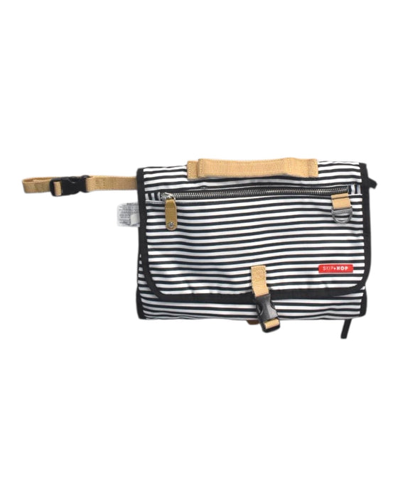 A Black Diaper Bags from Skip Hop in size O/S for neutral. (Front View)