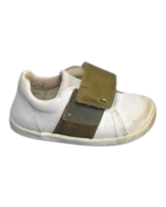 A White Sneakers from Bobux in size 18-24M for boy. (Front View)
