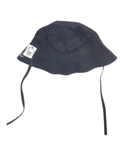 A Navy Sun Hats from Petit Bateau in size 3-6M for boy. (Front View)