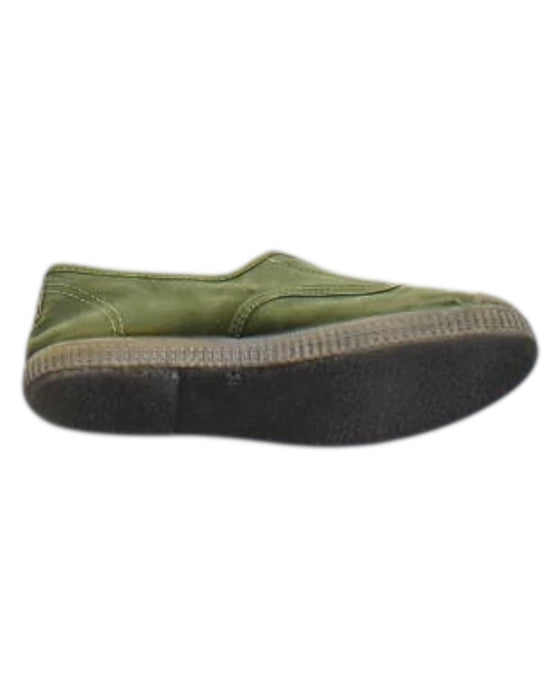 A Green Slip Ons from Cienta in size 9Y for neutral. (Front View)