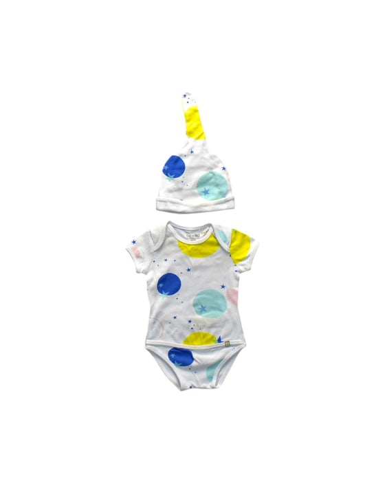A Multicolour Short Sleeve Bodysuits from Oeteo in size 0-3M for girl. (Front View)