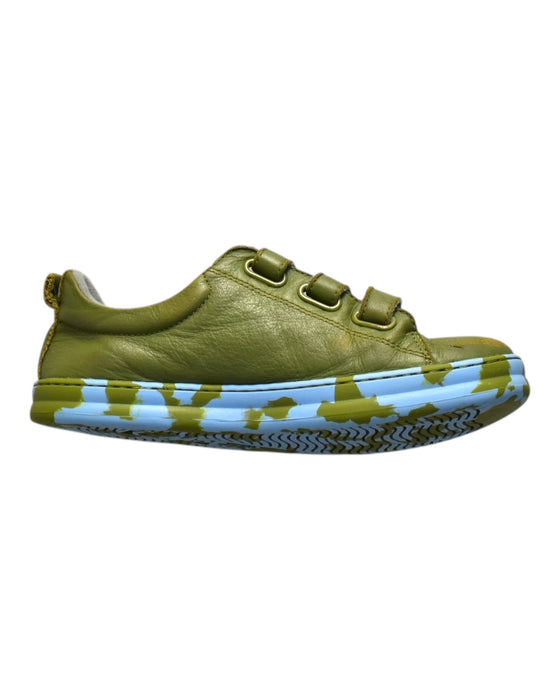 A Green Sneakers from Camper in size 7Y for boy. (Front View)