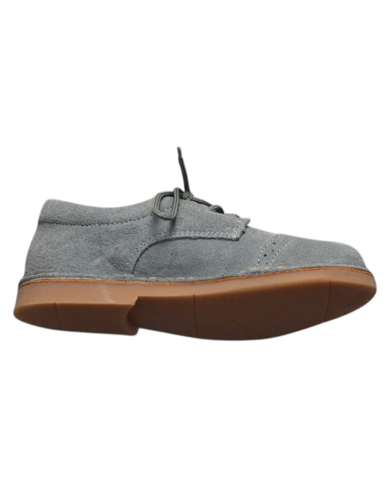 A Grey Dress Shoes from Okaa in size 5T for neutral. (Front View)