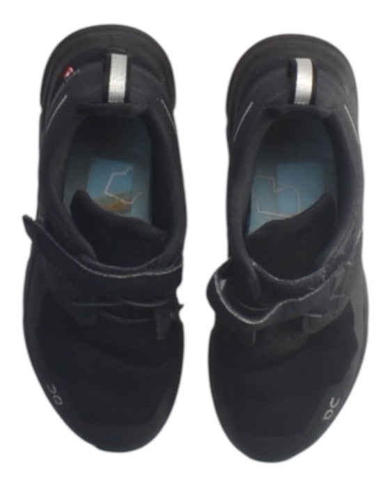A Black Sneakers from On Cloud in size 9Y for boy. (Back View)