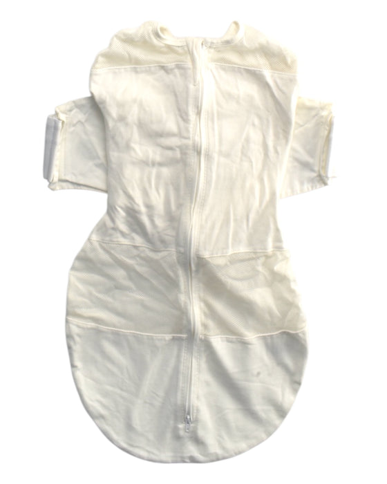 A White Swaddles from Happiest Baby in size 0-3M for boy. (Front View)