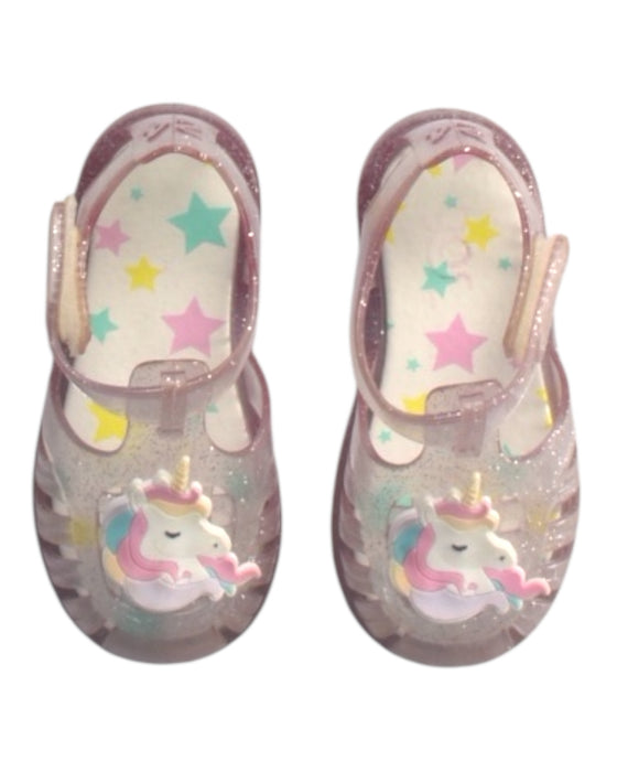 A Transparent Sandals from Igor in size 3T for girl. (Back View)