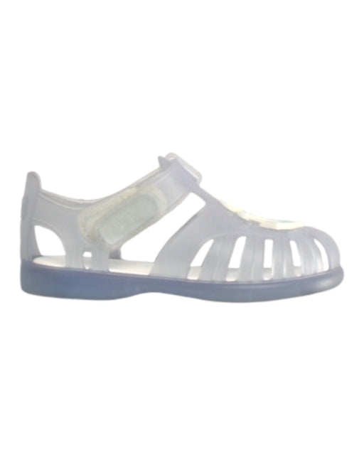 A Transparent Sandals from Igor in size 3T for girl. (Front View)