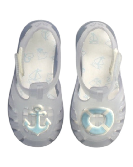 A Transparent Sandals from Igor in size 3T for girl. (Back View)